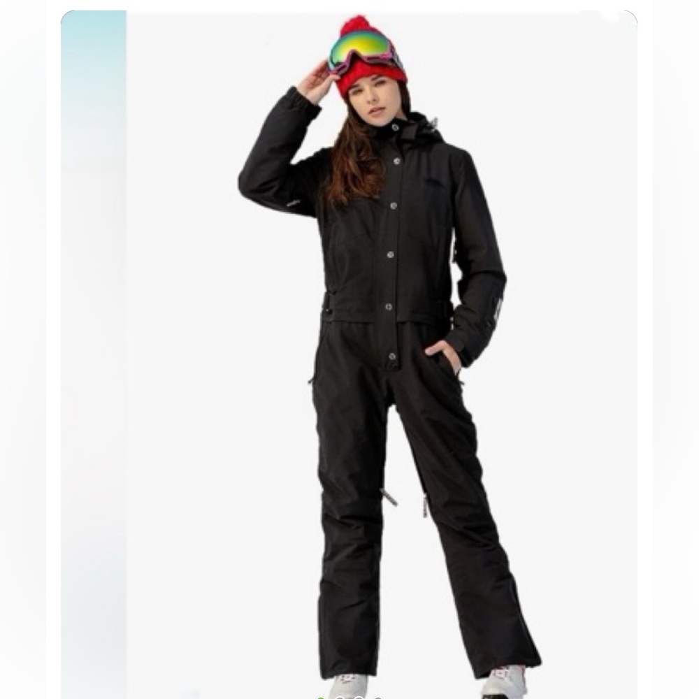 Black Snowsuit for Skiing